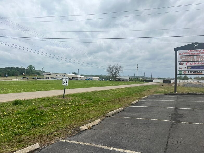 More Photos Of 285 Head Dr, Cleveland General Retail For Sale