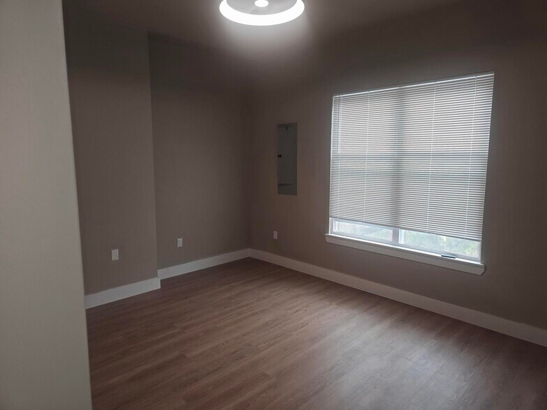More Photos Of 2122 N Pine St, Wilmington Apartments For Sale