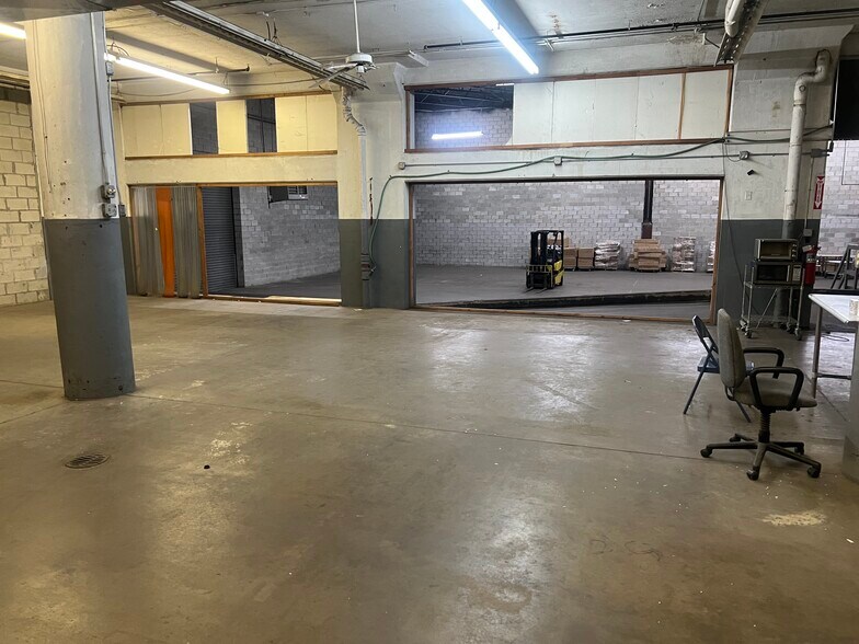 More Photos Of 425 Ferry St, Newark Self Storage For Lease