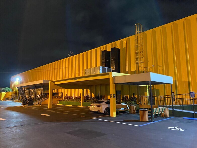 More Photos Of 7355 NW 41st St, Miami Warehouse For Sale