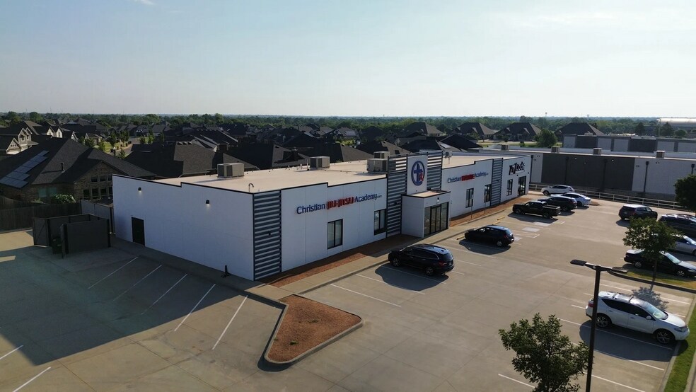 More Photos Of 2217 NW 178th St, Edmond General Retail For Sale