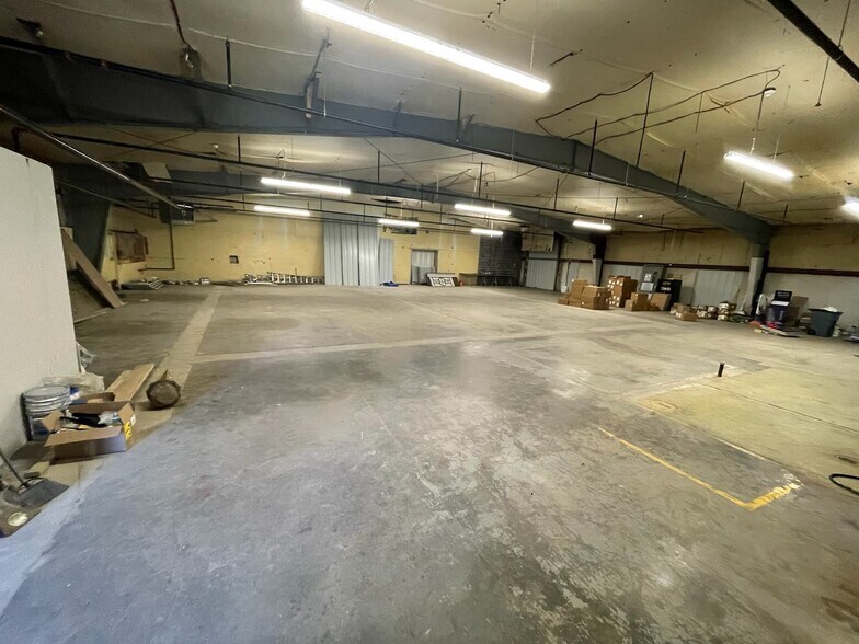 More Photos Of 70 Frank Mossberg Dr, Attleboro Warehouse For Lease