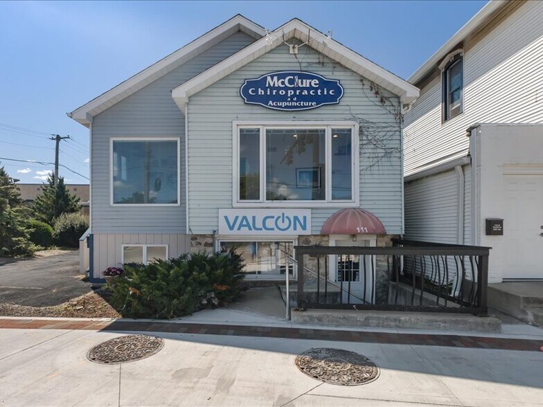 More Photos Of 111 Railroad Ave, Bartlett Office For Lease