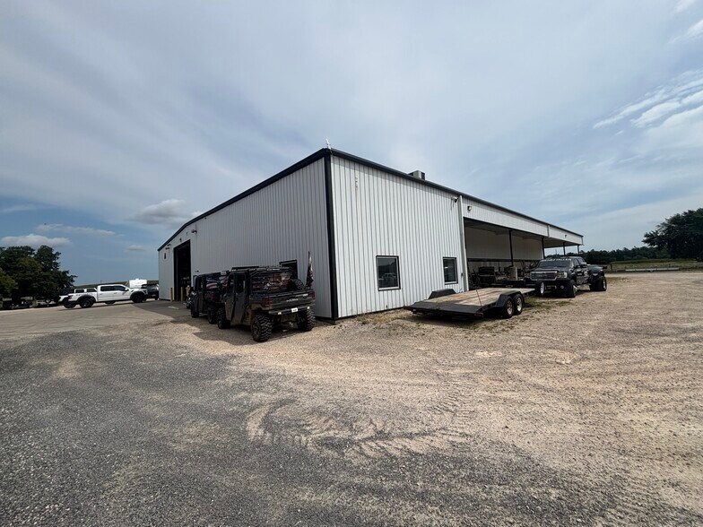 More Photos Of 4424 Dickinson Rd, De Pere Warehouse For Sale