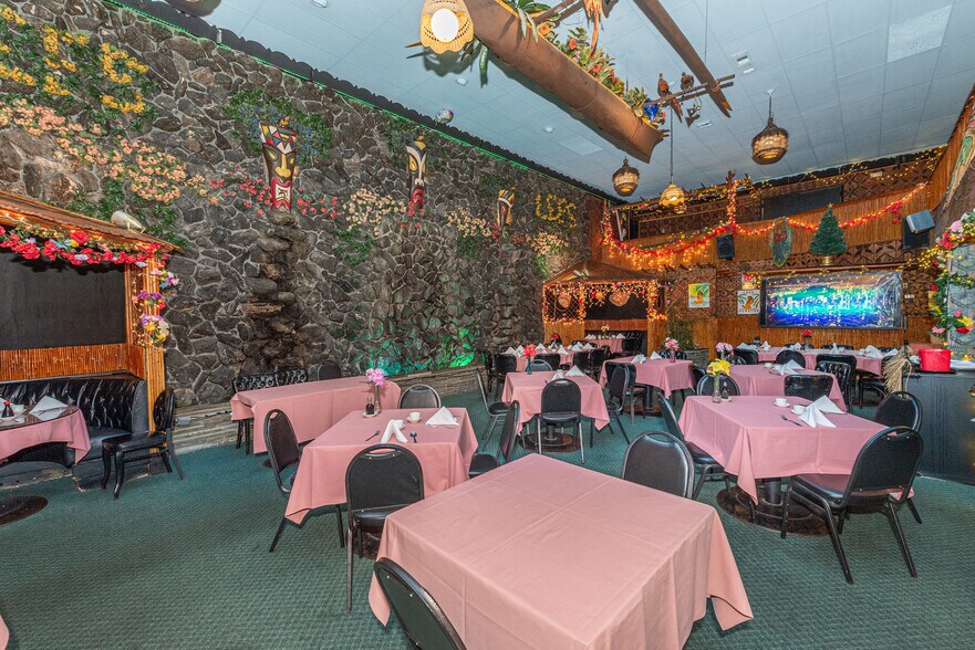 More Photos Of 768 Stuyvesant Ave, Lyndhurst General Retail For Sale