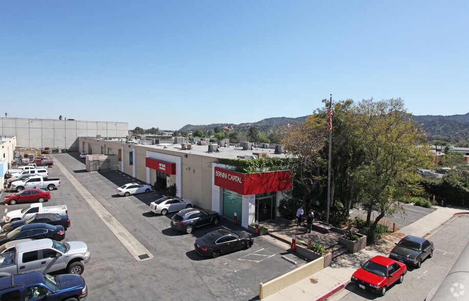 Primary Photo Of 900-906 Western Ave, Glendale Warehouse For Lease