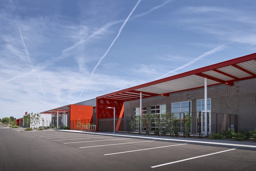 More Photos Of 615 S River Dr, Tempe Office For Lease