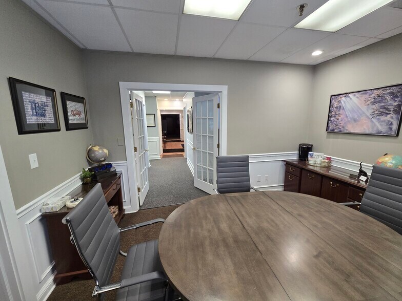 More Photos Of 5 E Main St, Hudson Office Residential For Lease