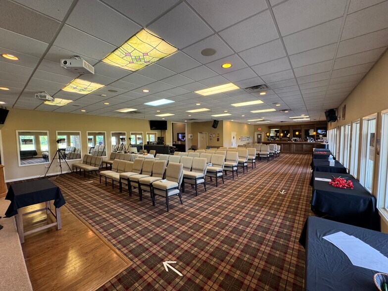 More Photos Of 2130 Country Club Rd, Palestine Golf Course Driving Range For Sale