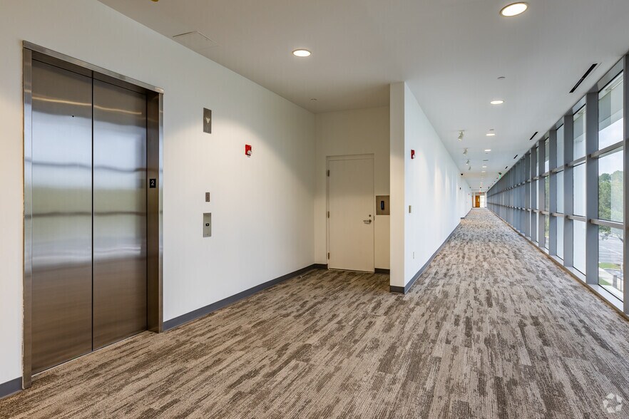 More Photos Of 12650 Ingenuity Dr, Orlando Office For Lease