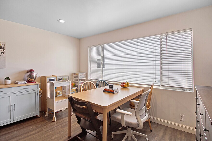 More Photos Of 1920 Latham St, Mountain View Apartments For Sale