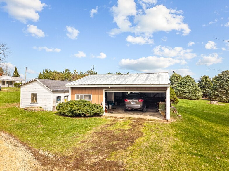 More Photos Of 2280 S Rock City Rd, Ridott Multifamily For Sale