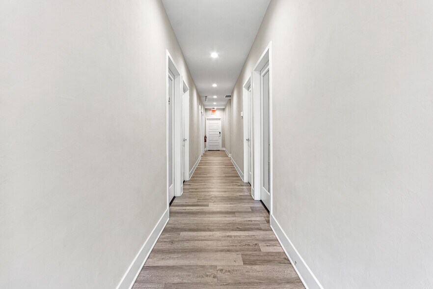 More Photos Of 2720 NW 6th St, Gainesville Medical For Lease