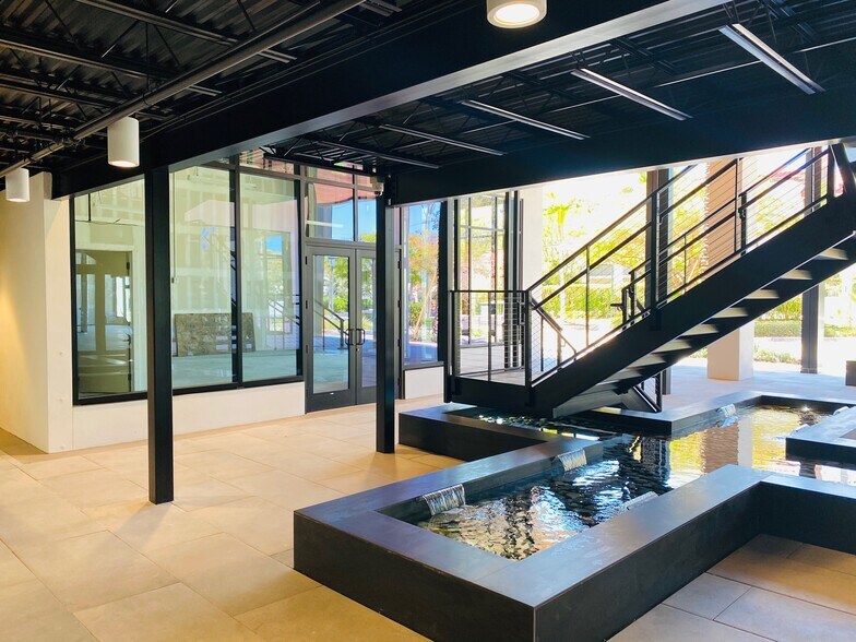 More Photos Of 111 10th St S, Naples Office For Lease