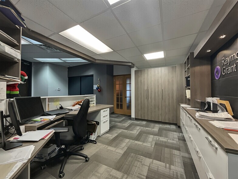 More Photos Of 3750 Boul Du Royaume, Saguenay Office For Lease