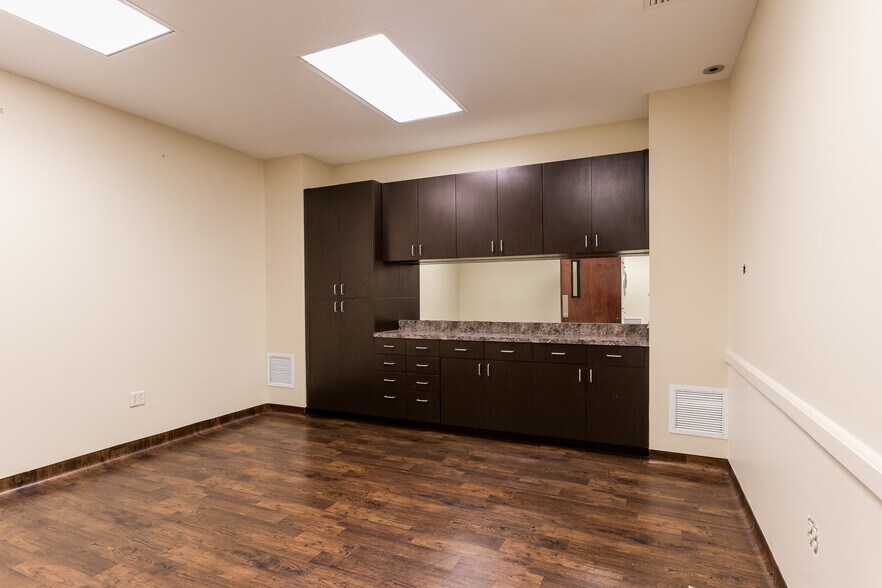 More Photos Of 12460-12468 W Atlantic Blvd, Coral Springs Medical For Lease