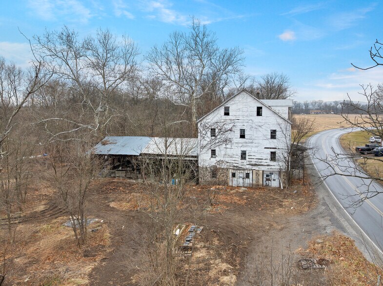 More Photos Of 624 Center Mills Rd, Aspers Specialty For Sale