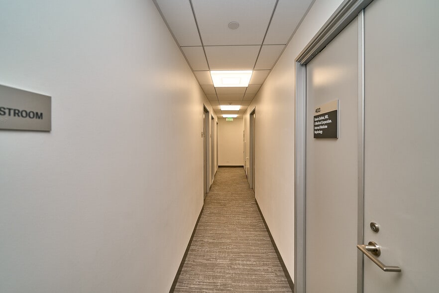 More Photos Of 8737 Beverly Blvd, West Hollywood Medical For Sale