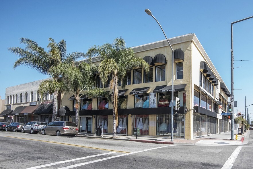 More Photos Of 2569-2575 Clarendon Ave, Huntington Park Storefront Retail Office For Lease