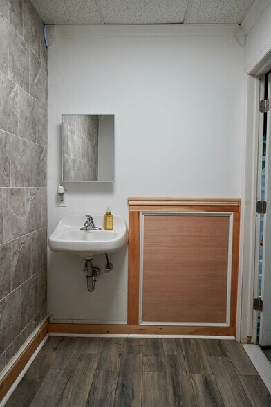 More Photos Of 5224-5228 Greene St, Philadelphia Warehouse For Lease