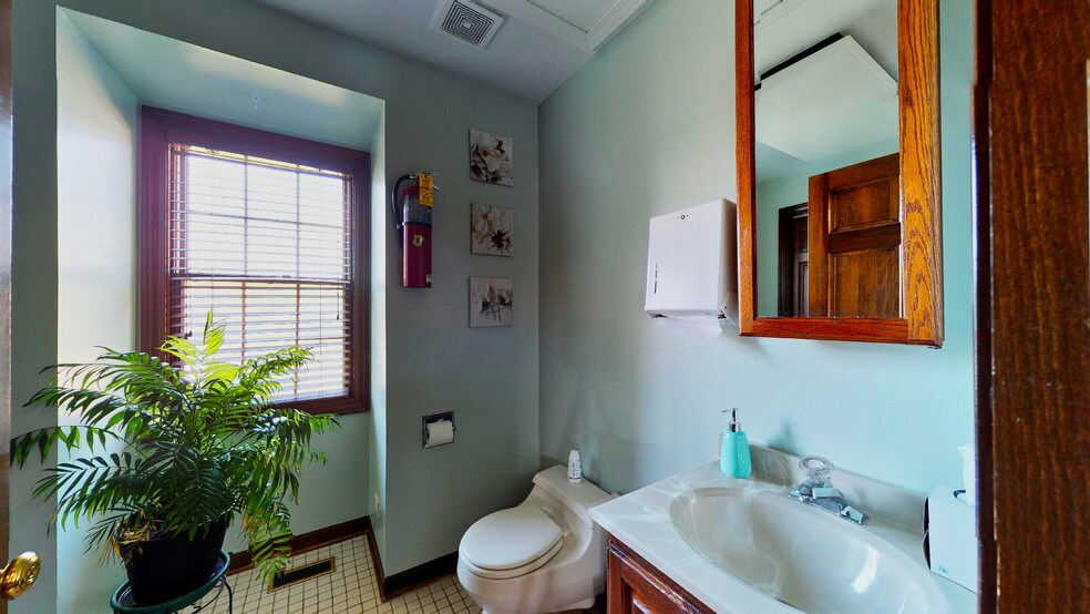 More Photos Of 1632 W Colonial Pky, Inverness Loft Creative Space For Lease