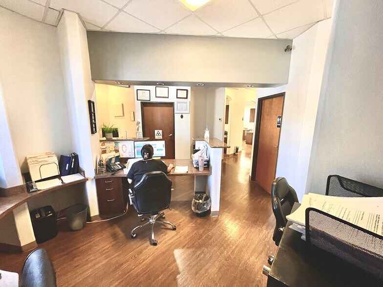More Photos Of 2717 8th Ave, Fort Worth Storefront Retail Office For Lease