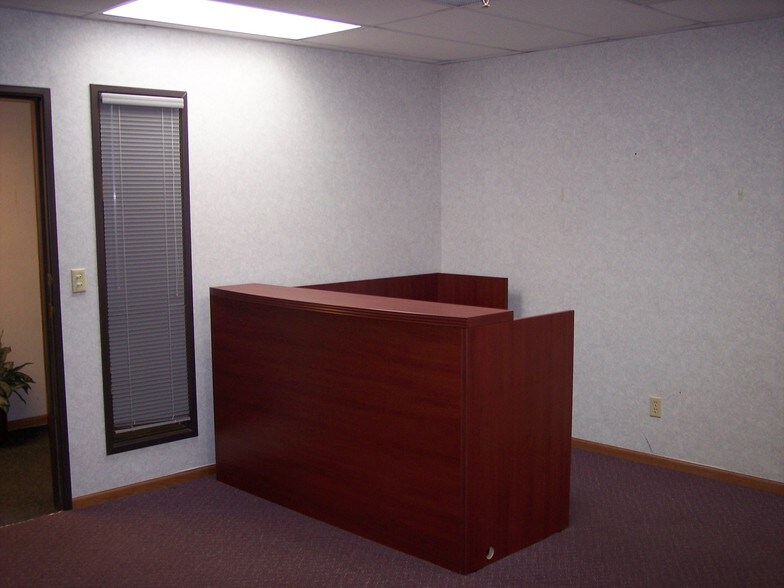 More Photos Of 2800 Freeway Blvd, Brooklyn Center Office For Lease