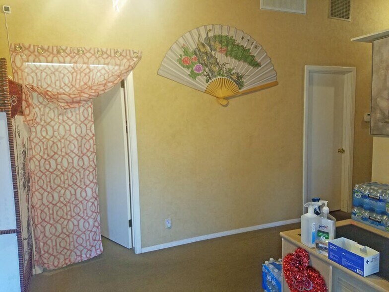 More Photos Of 519 S Riverside Ave, Medford Office Residential For Sale