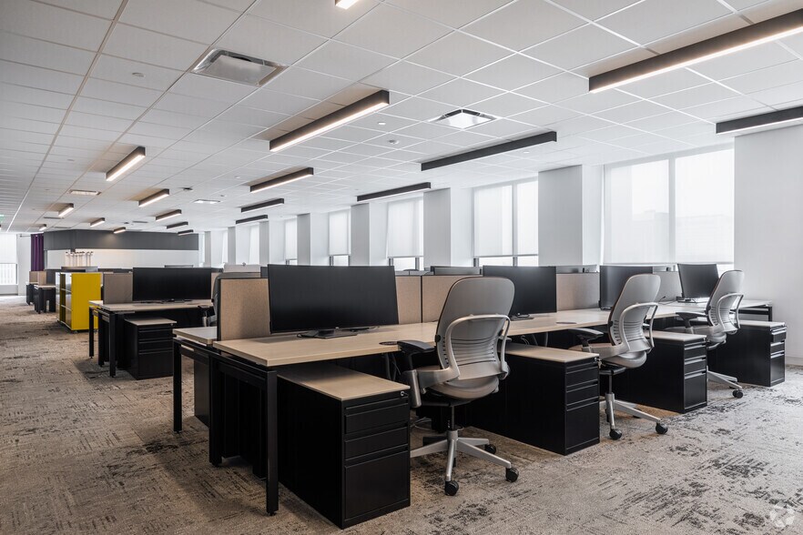 More Photos Of 33 Washington St, Newark Office For Lease