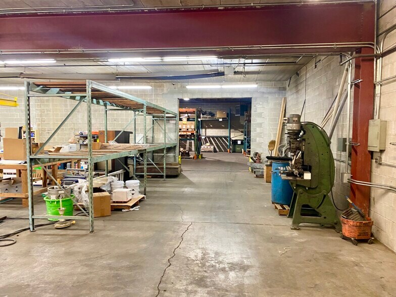 More Photos Of 21 N 12th St, Belleville Industrial For Sale