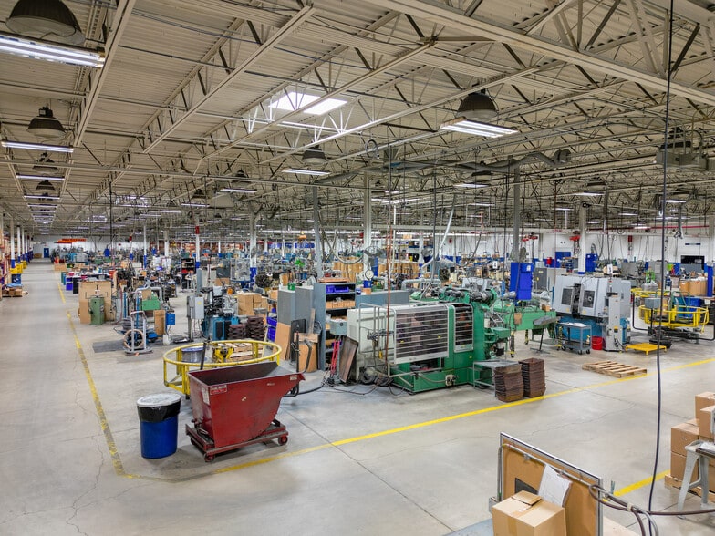 More Photos Of 3801 S Central Ave, Rockford Manufacturing For Lease