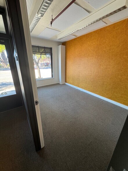 More Photos Of 637 Main St, Half Moon Bay Office For Lease