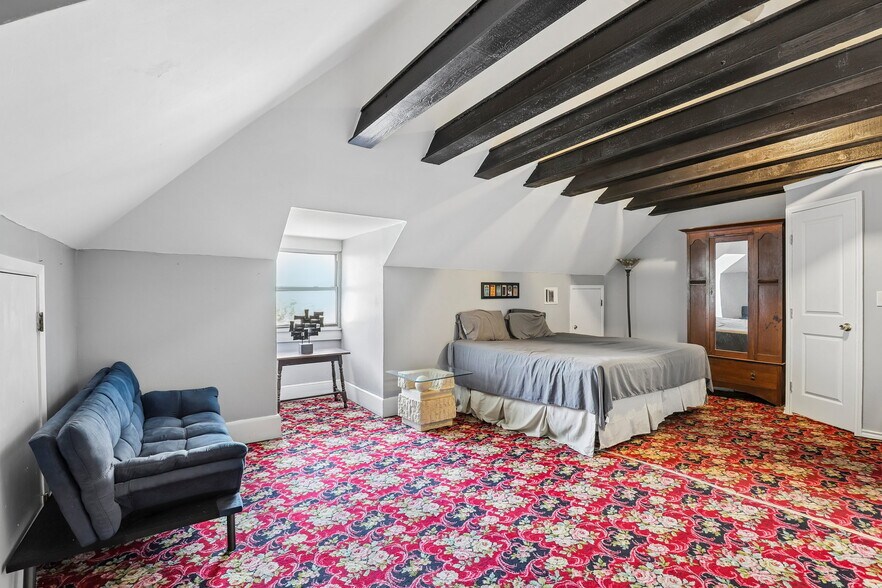 More Photos Of 421 Howard St, San Antonio Hospitality For Sale