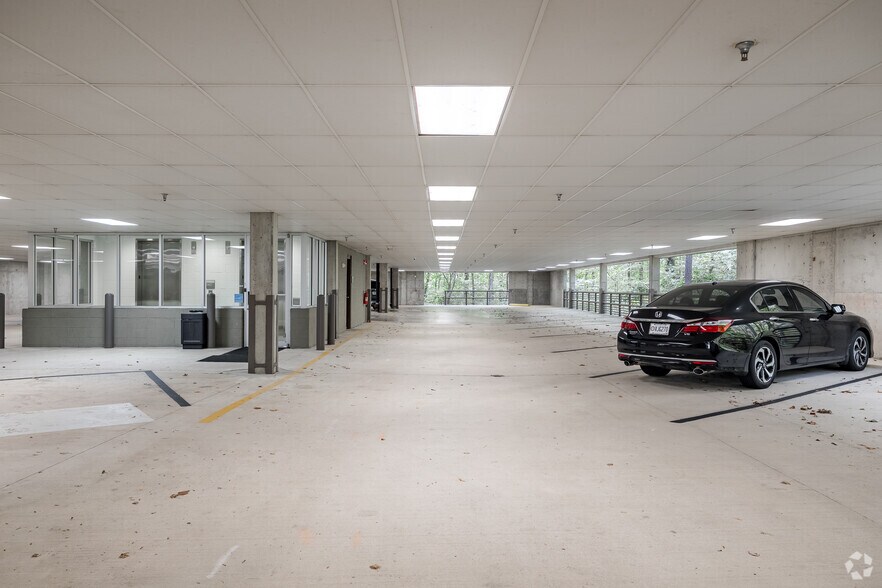 More Photos Of 4555 Mansell Rd, Alpharetta Coworking Space