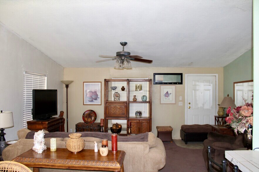 More Photos Of 15329 S Sunland Gin Rd, Arizona City Auto Repair For Sale