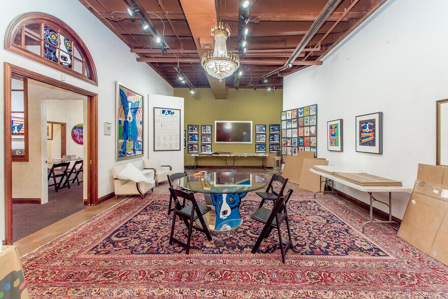 More Photos Of 747 Magazine St, New Orleans Office For Sale