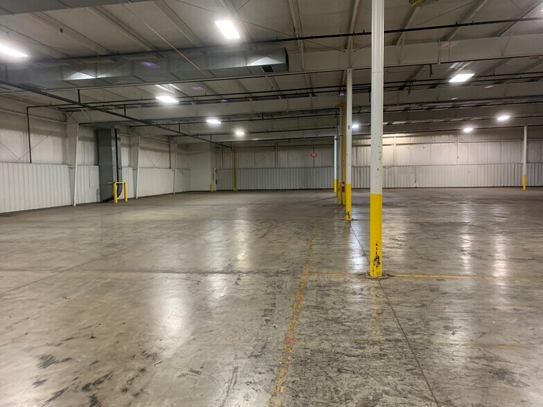 More Photos Of 400 Shotwell Dr, Franklin Warehouse For Lease