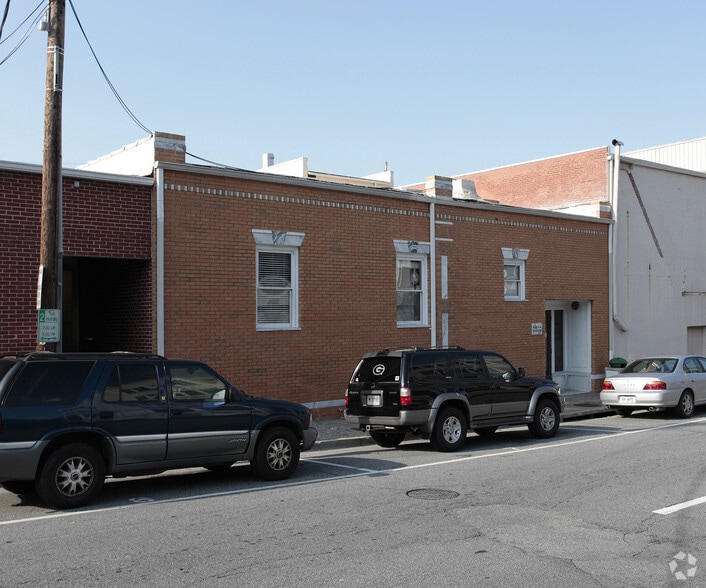 More Photos Of 250 E Main St, Canton Storefront Retail Office For Lease