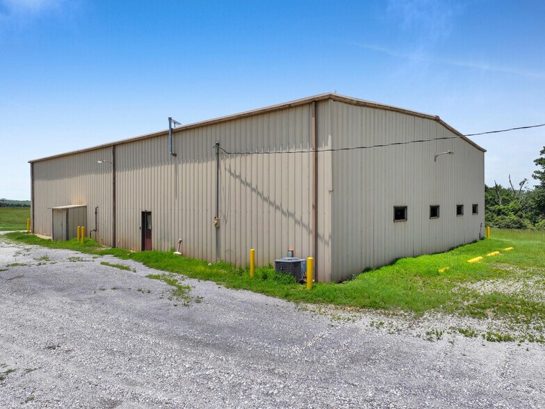 More Photos Of 7387 TX-164 Hwy, Buffalo Warehouse For Lease