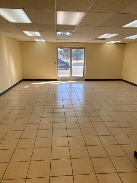 More Photos Of 943 Imperial Ave, Calexico Storefront Retail Office For Lease