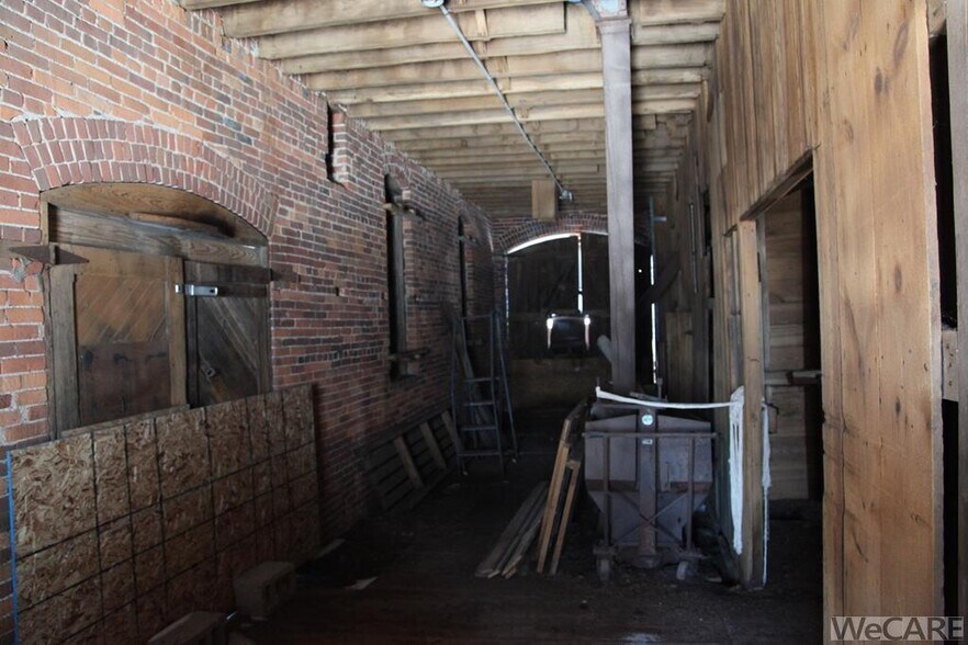 More Photos Of 203 S Main St, Mount Victory Manufacturing For Sale