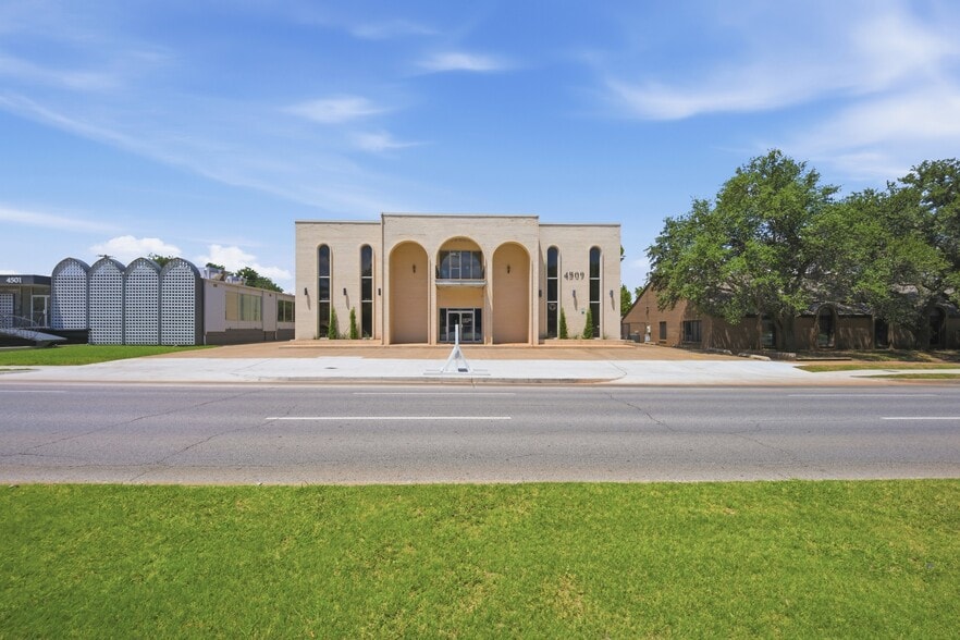 More Photos Of 4509 N Classen Blvd, Oklahoma City Office For Sale