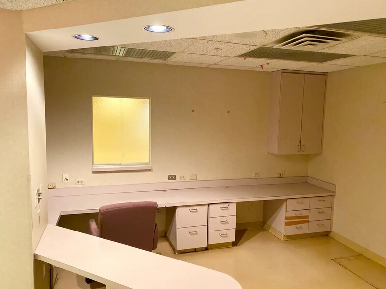 More Photos Of 225 Abraham Flexner Way, Louisville Medical For Sale