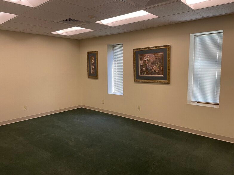 More Photos Of 2499 Eslava Creek Pky, Mobile Service For Lease