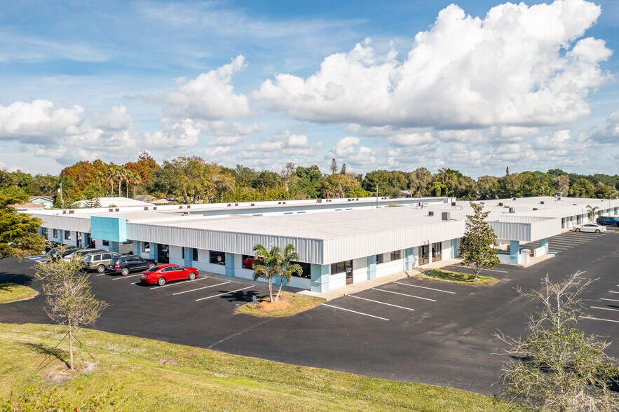 More Photos Of 4301 32nd St, Bradenton Flex For Lease