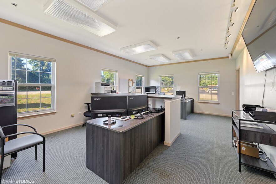 More Photos Of 27W140 Roosevelt Rd, Winfield Medical For Lease