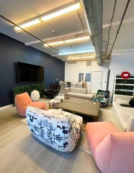 More Photos Of 639-641 N Larchmont Blvd, Los Angeles Loft Creative Space For Sale