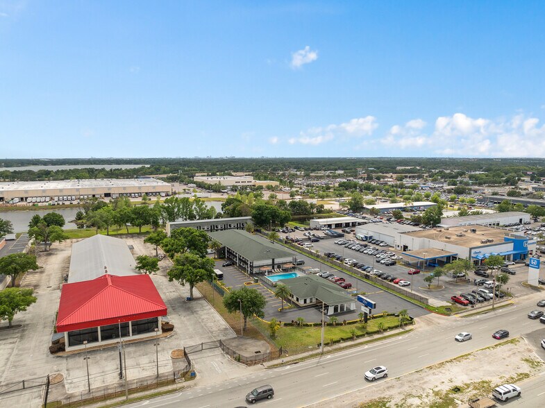 More Photos Of 3956 W Colonial Dr, Orlando Hotel For Sale