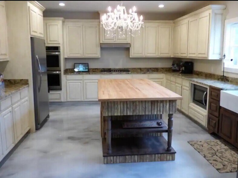 More Photos Of 3054 Highway 24 W, Summit Lodge Meeting Hall For Sale