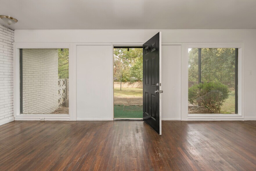 More Photos Of 3701-3743 Wesley Dr, Montgomery Apartments For Sale